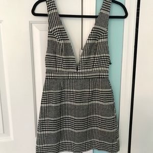 Houndstooth Pattern Pinafore Dress